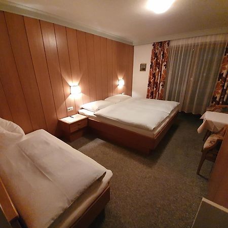Hotel Haus Monika Und Haus Claudia Mayrhofen Esterno foto