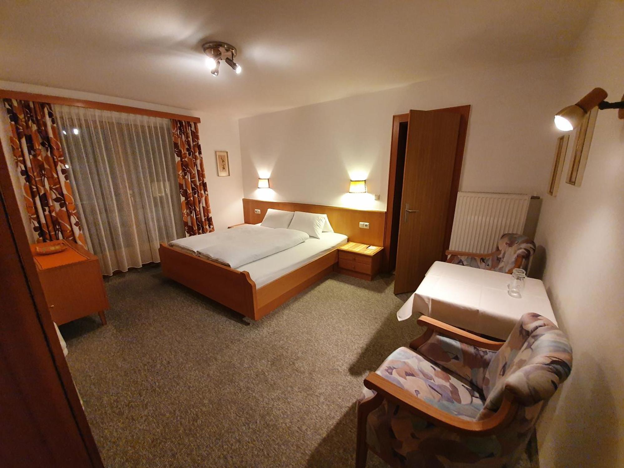 Hotel Haus Monika Und Haus Claudia Mayrhofen Esterno foto