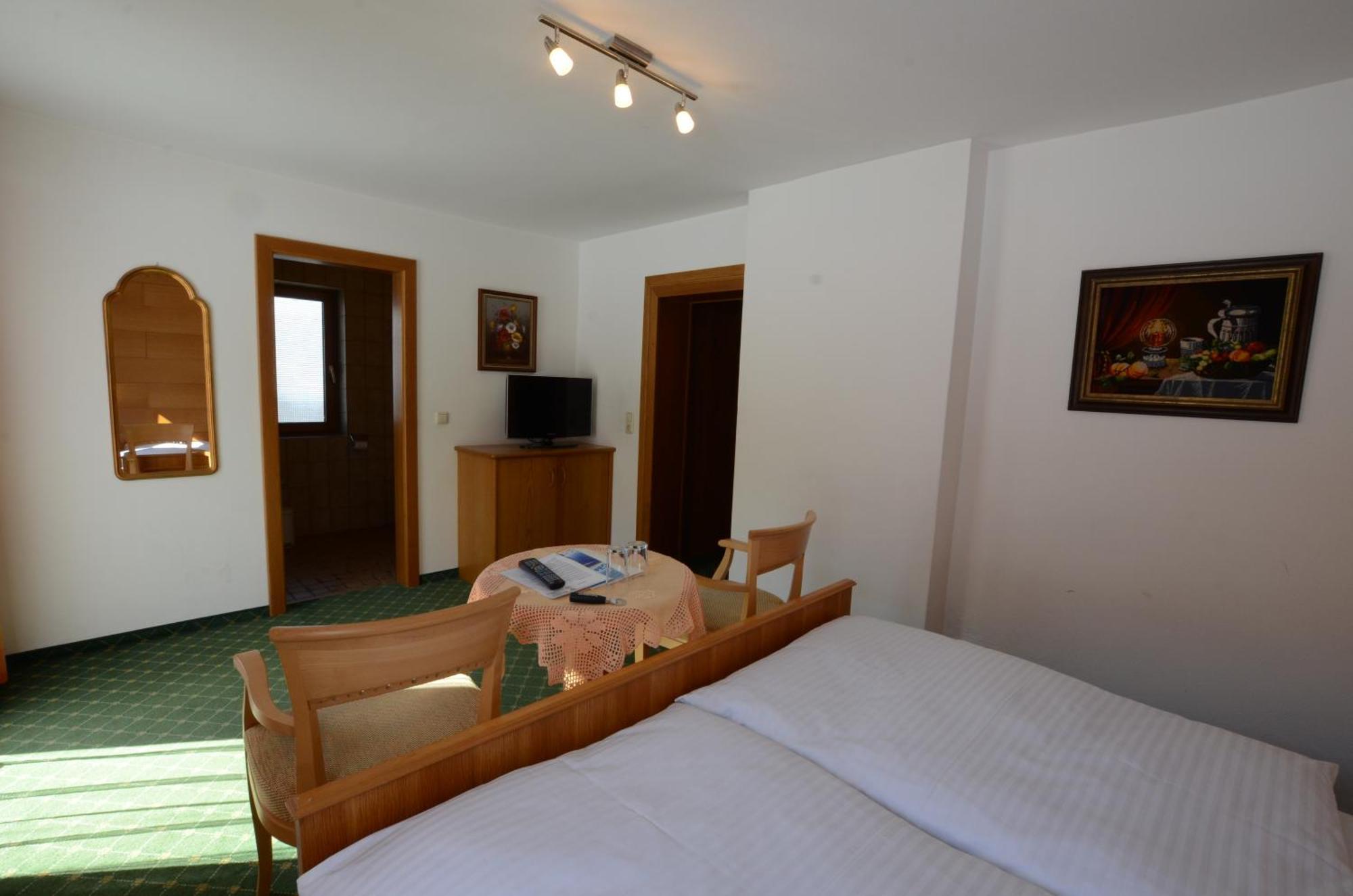 Hotel Haus Monika Und Haus Claudia Mayrhofen Esterno foto