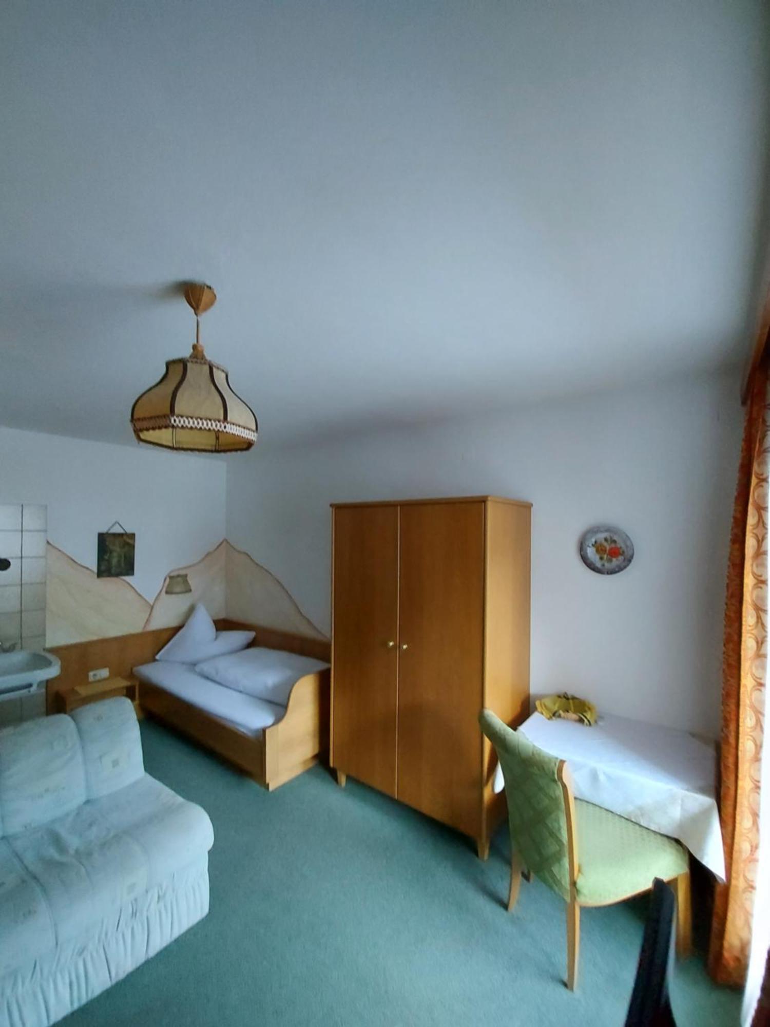 Hotel Haus Monika Und Haus Claudia Mayrhofen Esterno foto