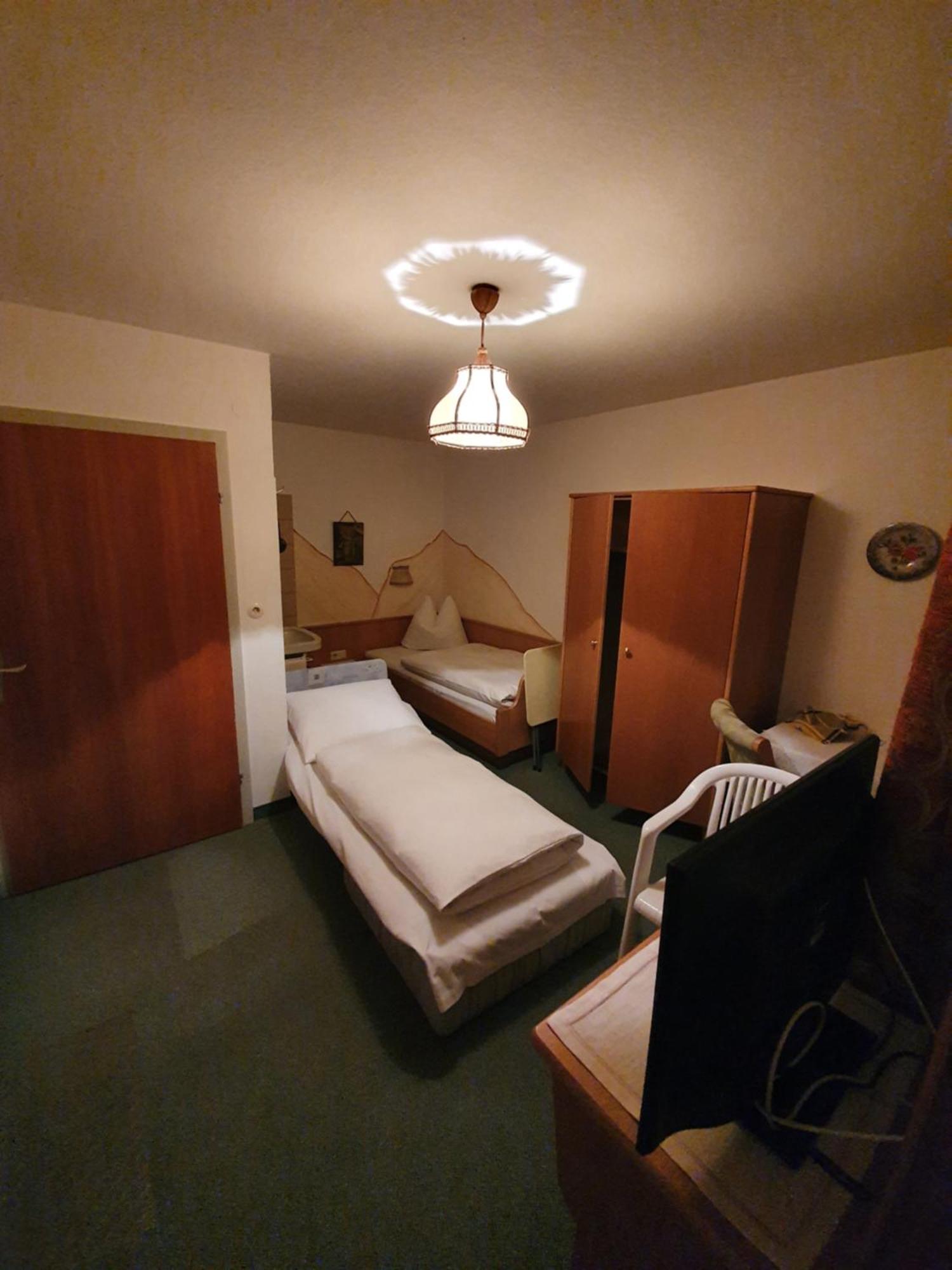 Hotel Haus Monika Und Haus Claudia Mayrhofen Esterno foto