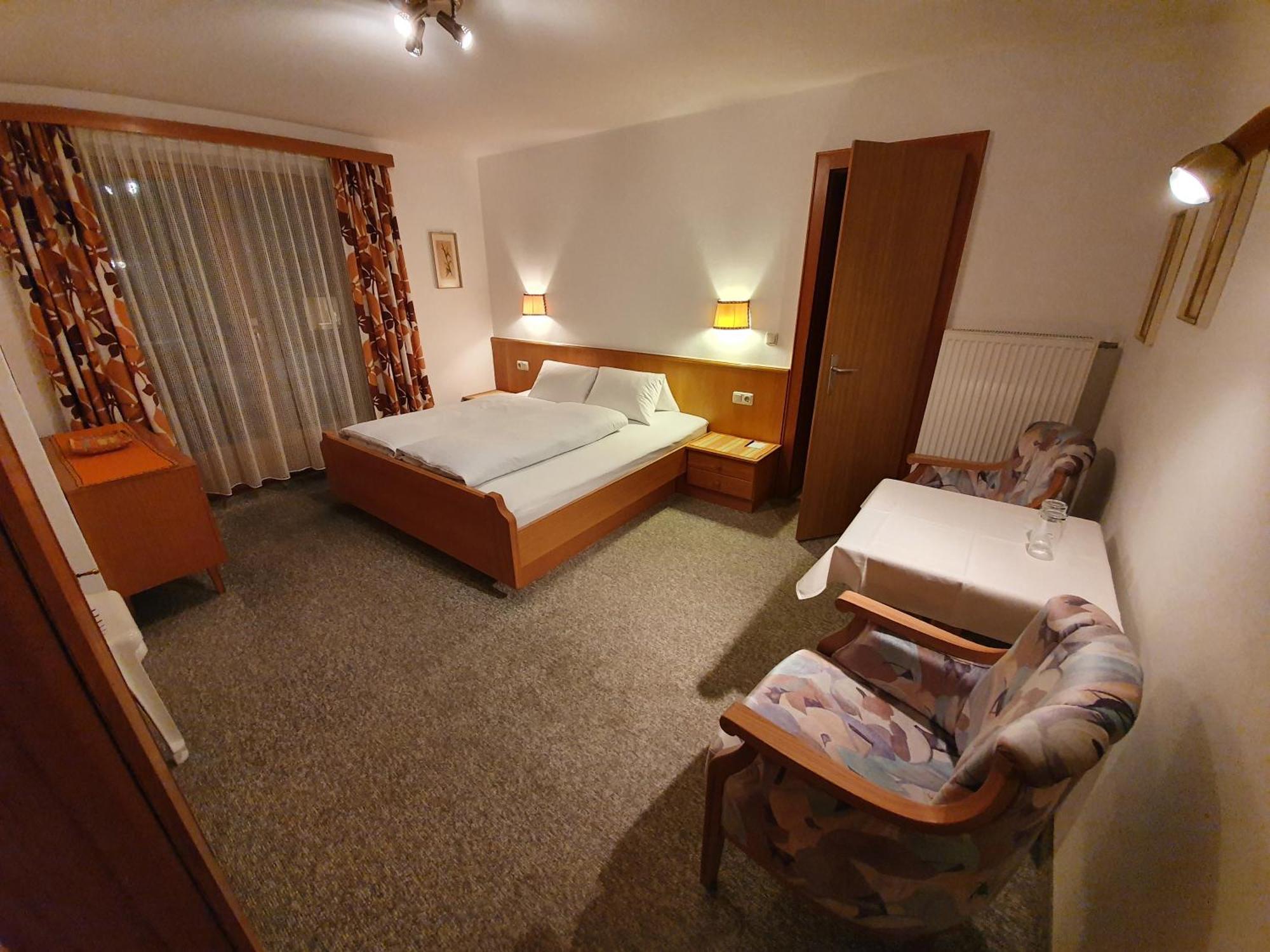Hotel Haus Monika Und Haus Claudia Mayrhofen Esterno foto