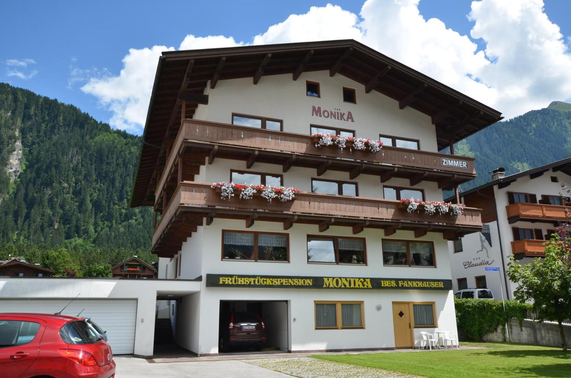 Hotel Haus Monika Und Haus Claudia Mayrhofen Esterno foto