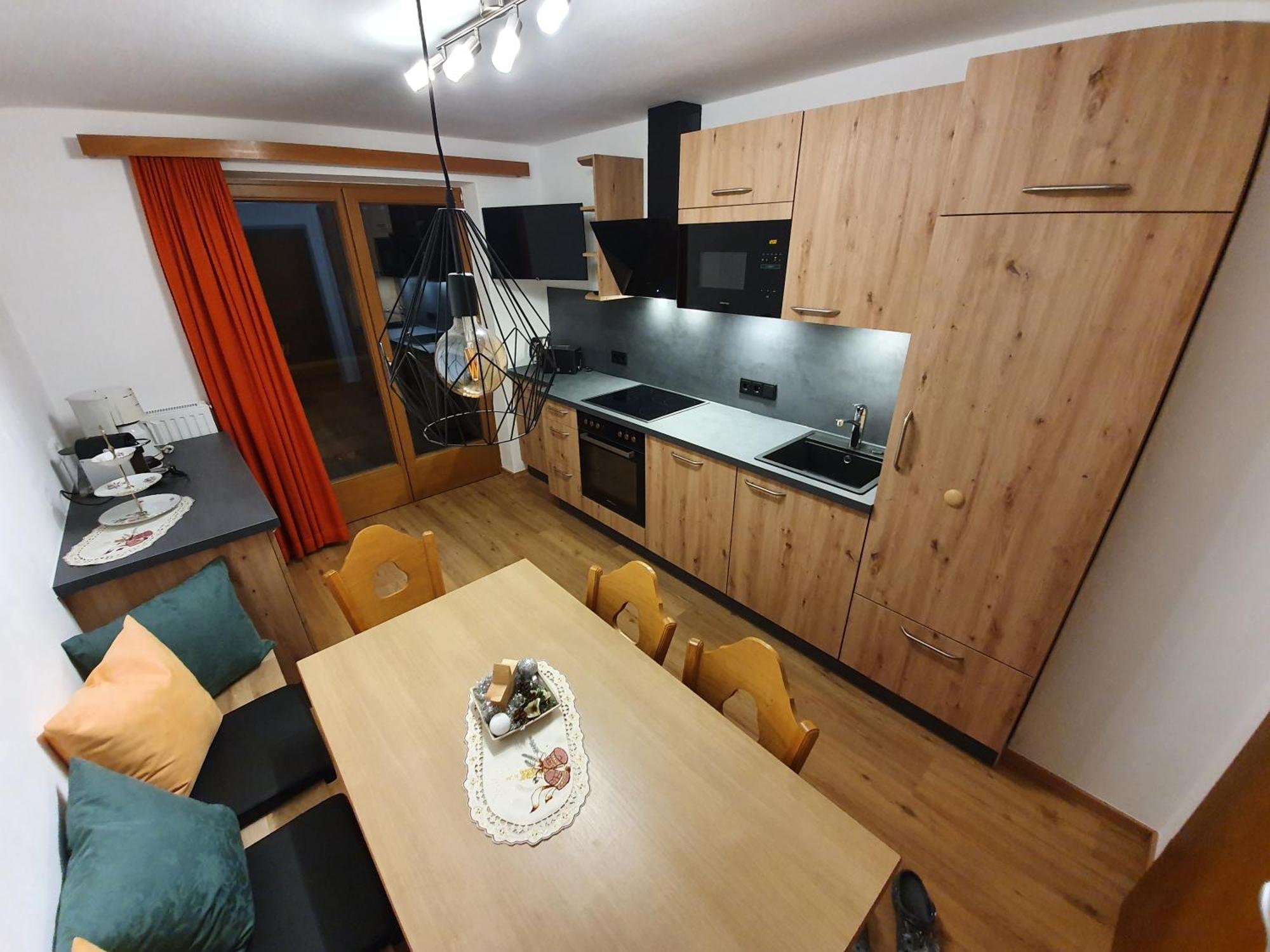 Hotel Haus Monika Und Haus Claudia Mayrhofen Esterno foto